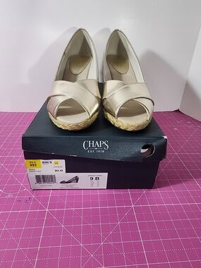 Chaps Women's Metallic Gold Peep-Toe Espadrille Wedge - 9